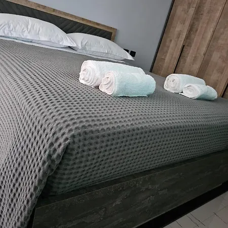 Edi 1 Center Apartment Tirana