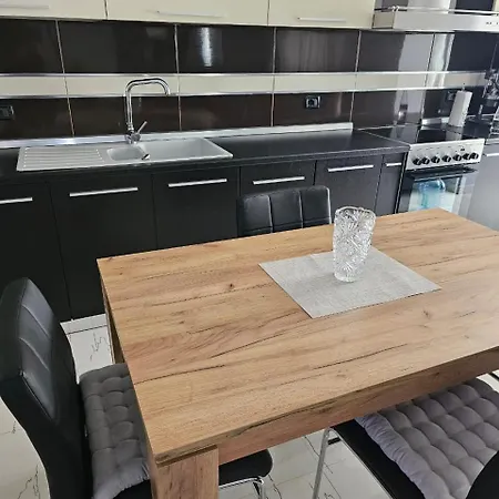 Edi 1 Center Apartment Tirana