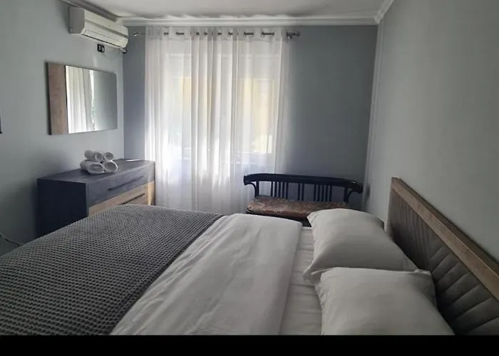 Edi 1 Center Lejlighed Tirana